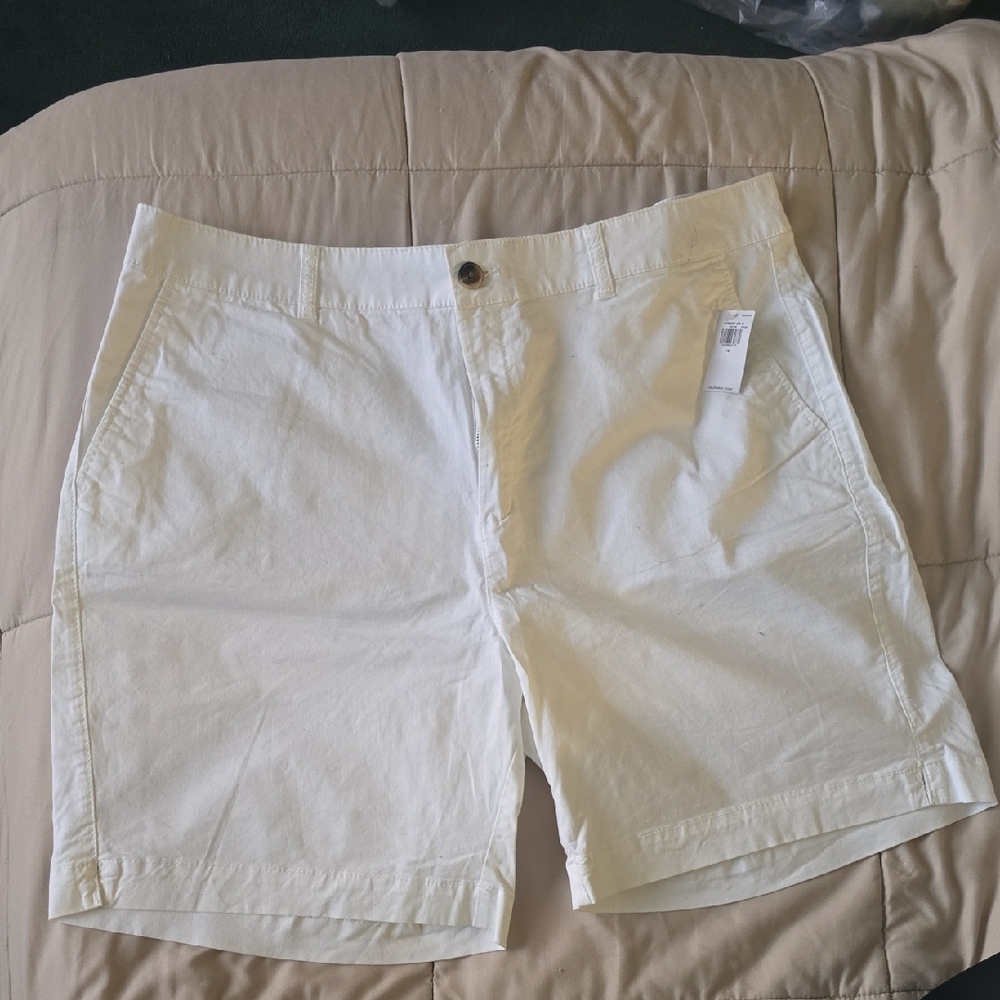Old Navy Womens White Flat Front Shorts